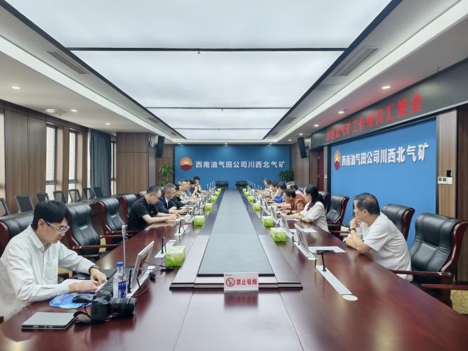 校友会秘书处负责人马维嘉