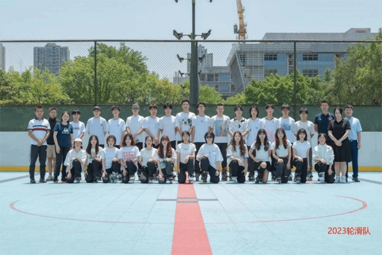 校友会体育部分会相关人员参加欢送会