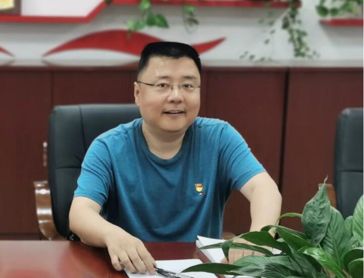 执95娱乐最新版下载人披沙拣金