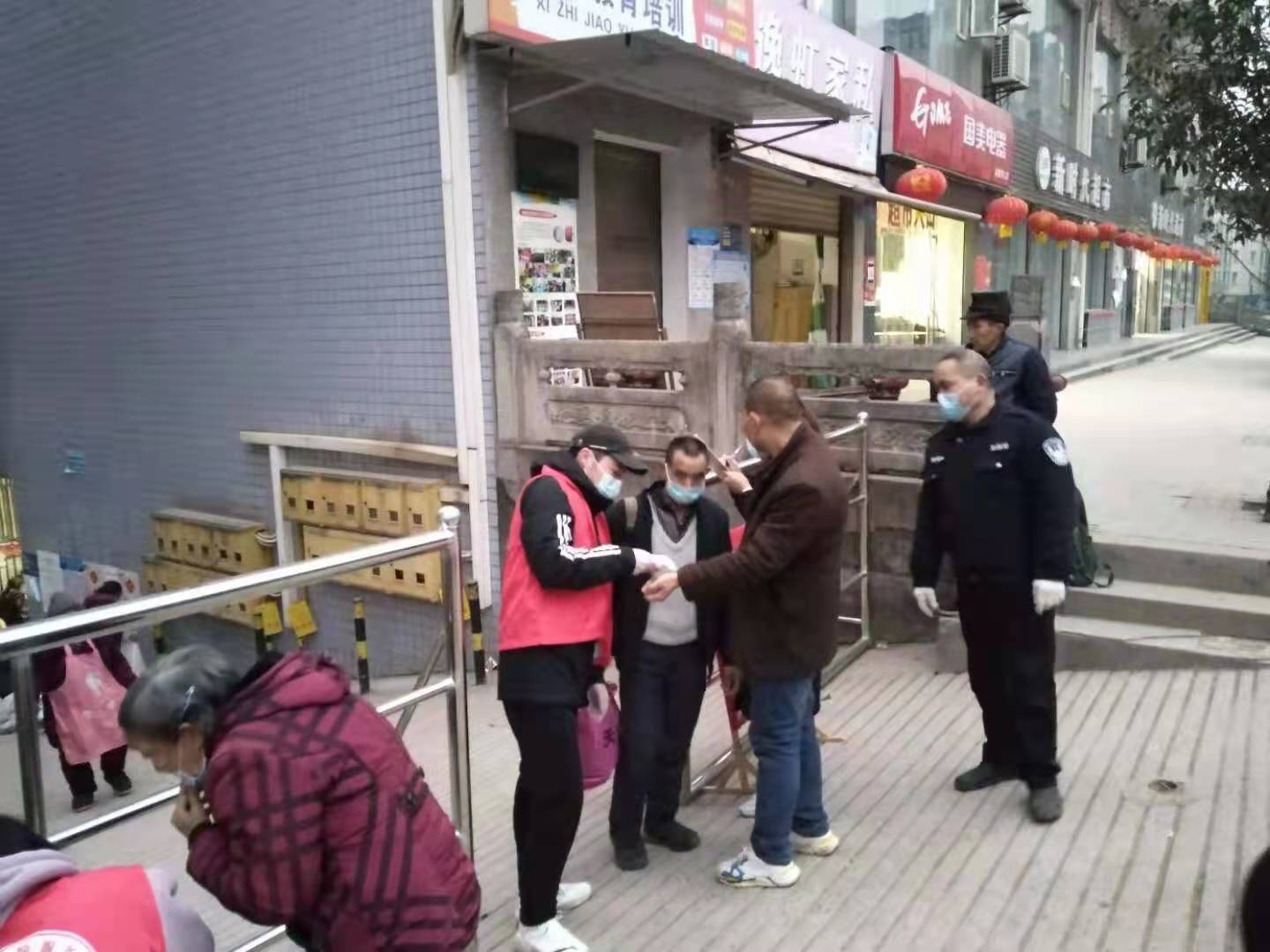 在抗击疫情大军中有这样一支队伍